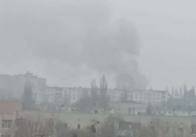 У Сумах пролунав вибух: у багатоповерховому будинку почалася пожежа