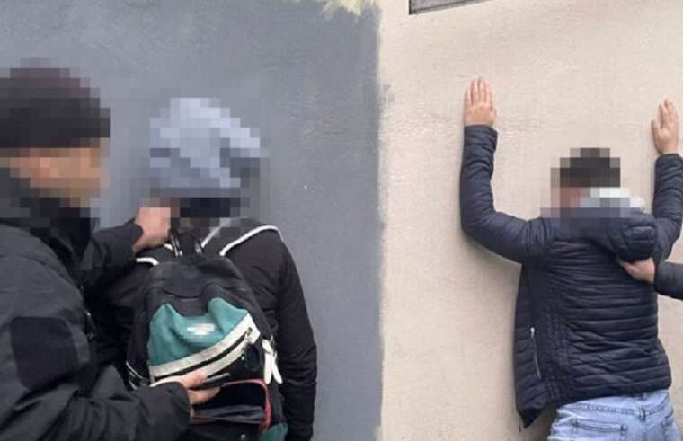 У Житомирі затримали агентів Росії, які підірвали вибухівку біля відділку поліції