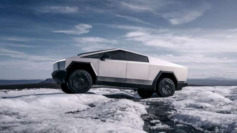 У США Cybertruck потрапив у "типову" аварію: загинули троє осіб