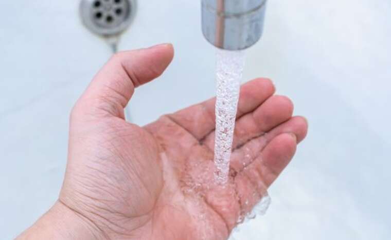 В Луцьку після ракетного обстрілу РФ відновили подачу води та тепла