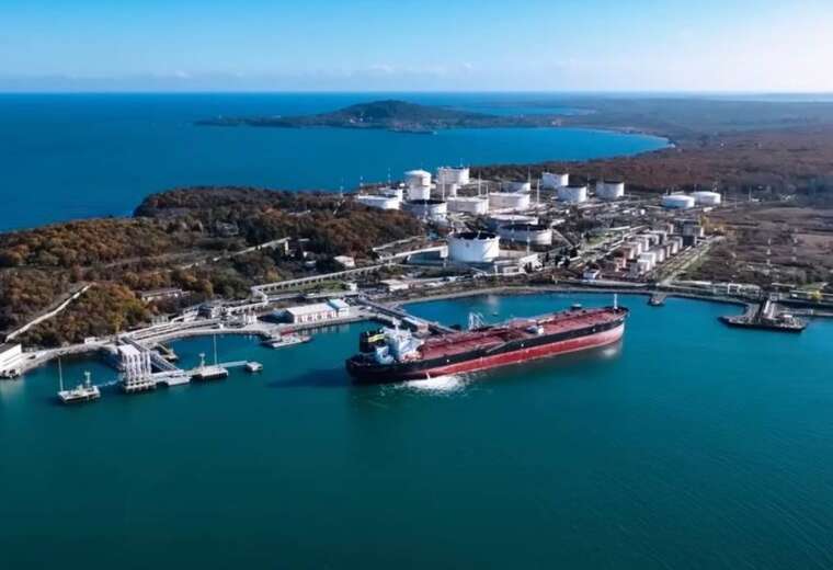 Болгарія і Лукойл: Як російська нафта знову фінансує Кремль через НПЗ у Бургасі