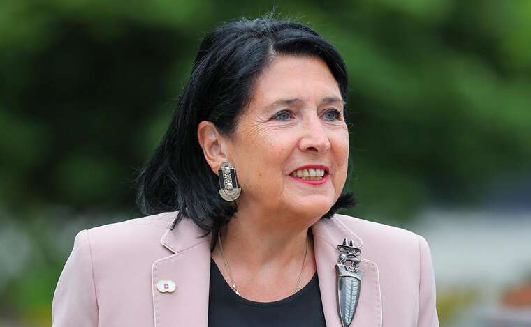 Президентка Грузії Зурабішвілі обвинувачує уряд у конституційному перевороті