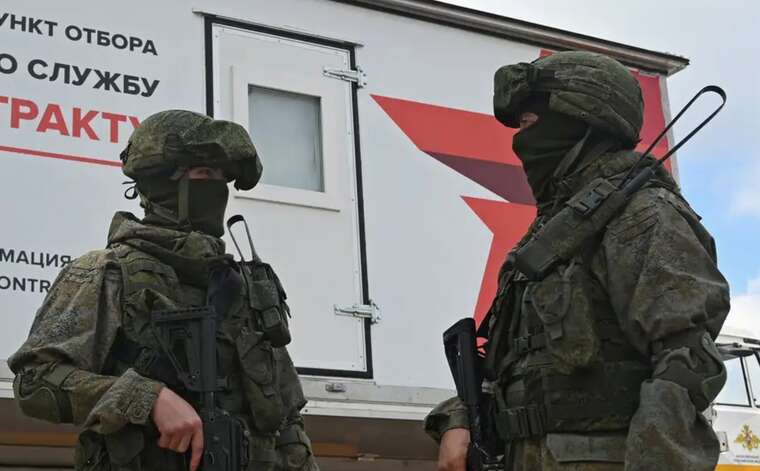 In the occupied Kherson region, there is a mass desertion of Russians observed