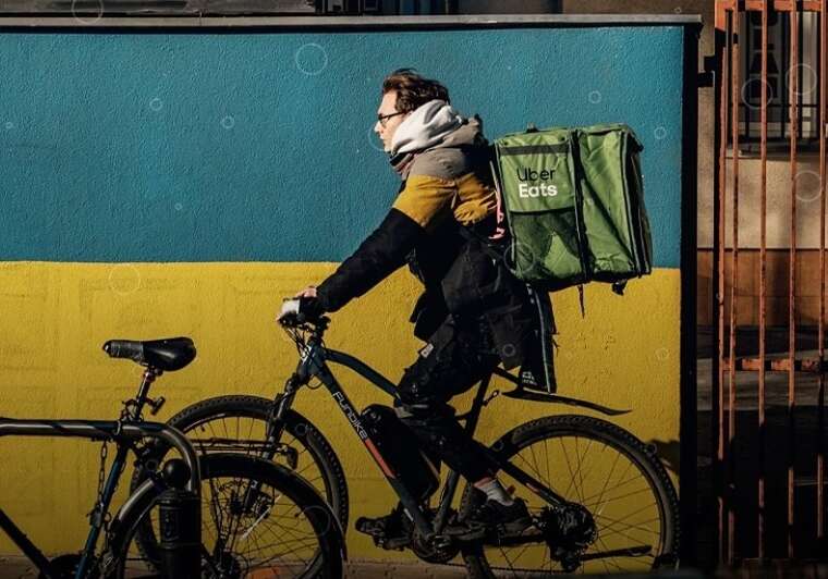 У Польщі майже 70% українців заробляють 3300-5500 злотих