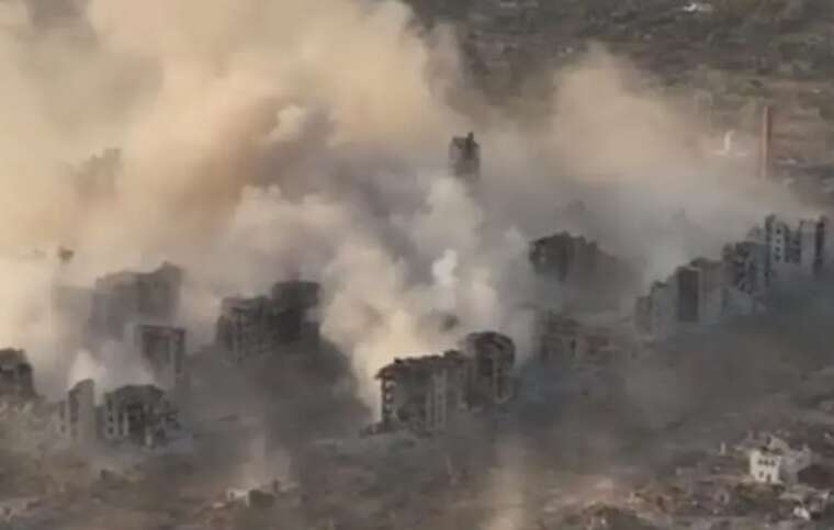 У мережі опублікували відео влучання тритонного КАБа по Вовчанську