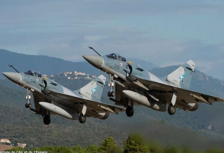 Зеленський: Франція прискорила процес передачі Україні винищувачів Mirage