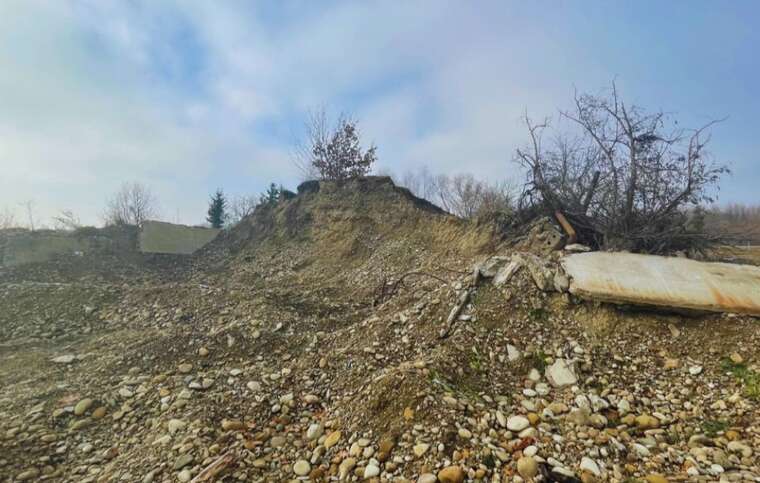 Калуський чиновник з метою покращення сільської дороги влаштував нелегальний видобуток гравію