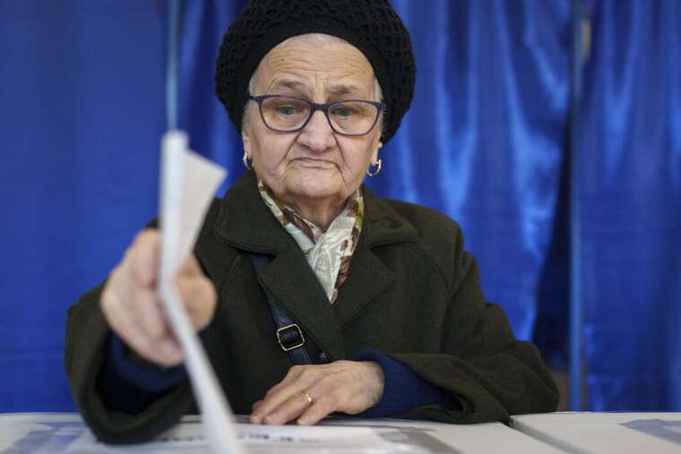 Китайську соцмережу підозрюють у впливі на президентські вибори у Румунії