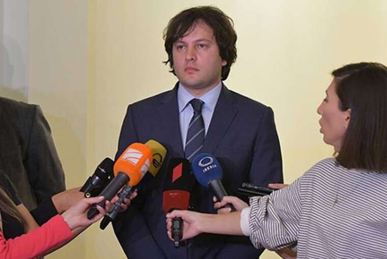 Прем’єр-міністр Грузії вимагає від президентки скласти повноваження, попри її відмову