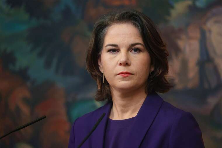 Зараз важливо підтримувати Україну та долучатися до процесу встановлення миру, - Бербок