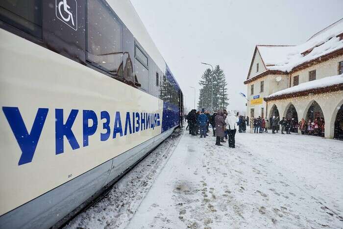 "Ukrzaliznytsia" has launched the operation of a new special train to the mountains