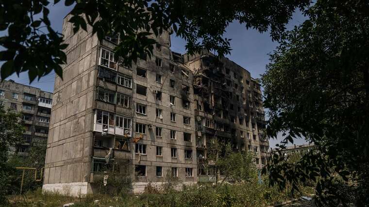 Украинская пехота героически удерживает Торецк, противодействуя постоянным "мясным штурмам" оккупантов