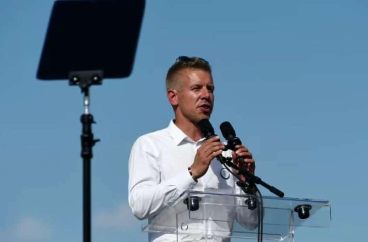 Опонент Орбана обіцяє швидко владнати розбіжності з ЄС після приходу до влади