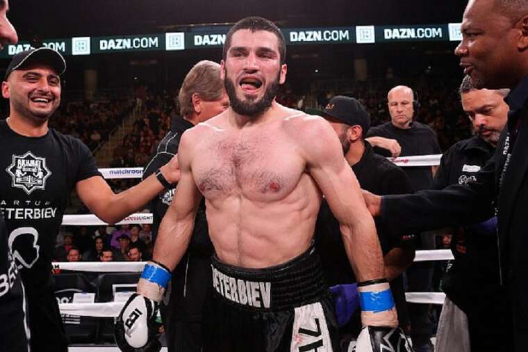 Росіянин із канадським паспортом Бетербієв хоче побитися з Усиком