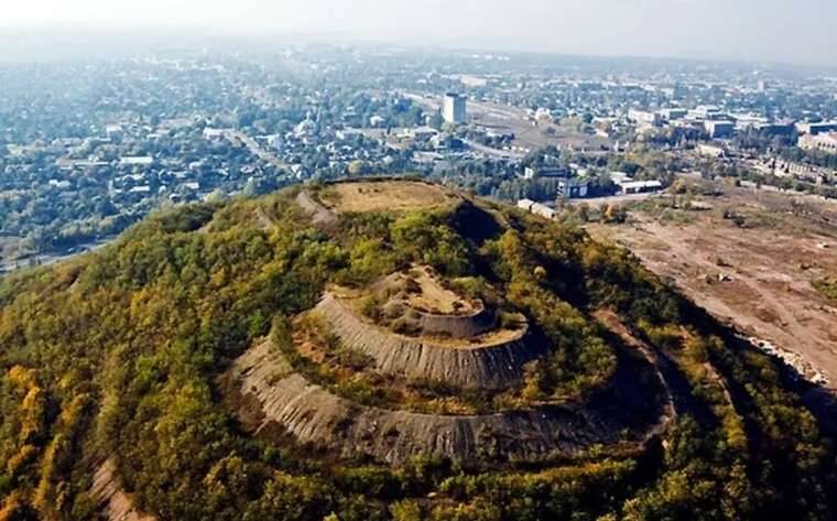 The invaders began the assault on the slag heaps of the "Central" mine in the Toretsk direction