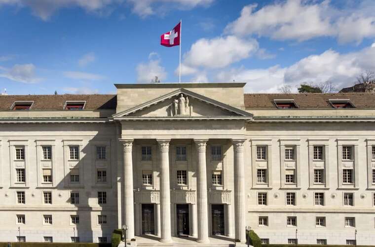 Суд у Швейцарії схвалив зміну юридичної статі для підлітка без згоди батьків