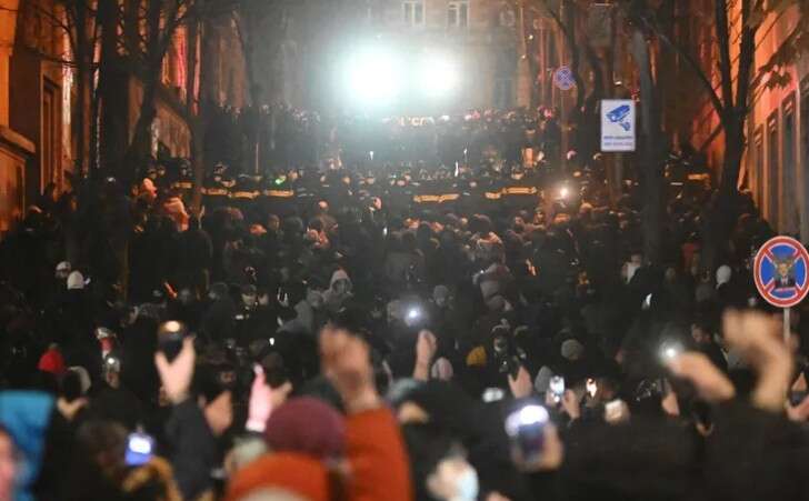 Протести у Грузії: У грузинському Кутаїсі поліція побила демонстрантів