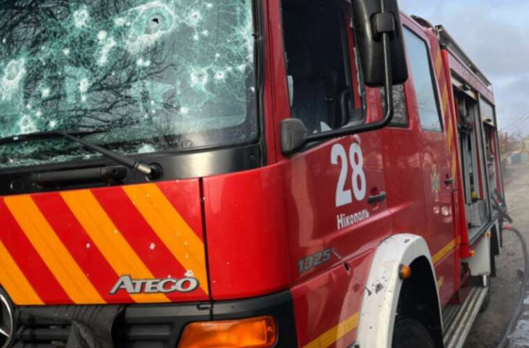 Рятувальники у Нікополі опинилися під повторним обстрілом з боку РФ