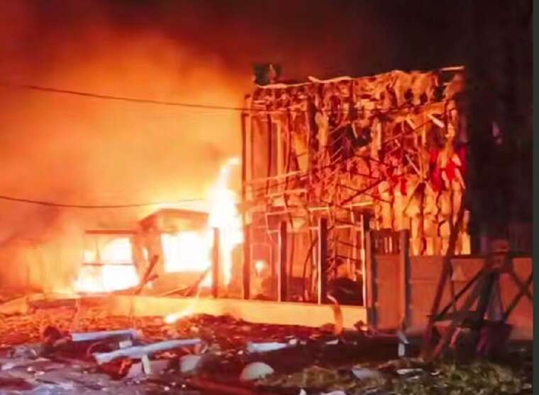 The occupiers struck Zaporizhzhya: a service station is on fire