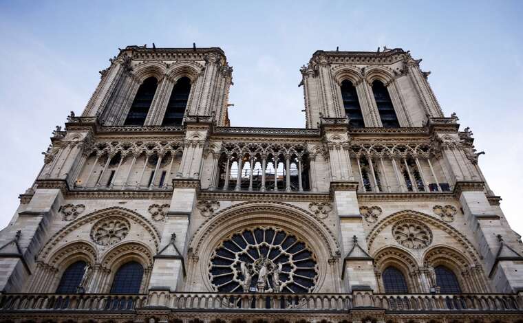 Церемонию открытия Нотр-Дама проведут полностью внутри - из-за неблагоприятных погодных условий