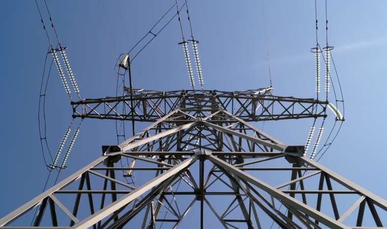 Протягом доби Україна імпортує 12 тисяч мегаватів із Євросоюзу