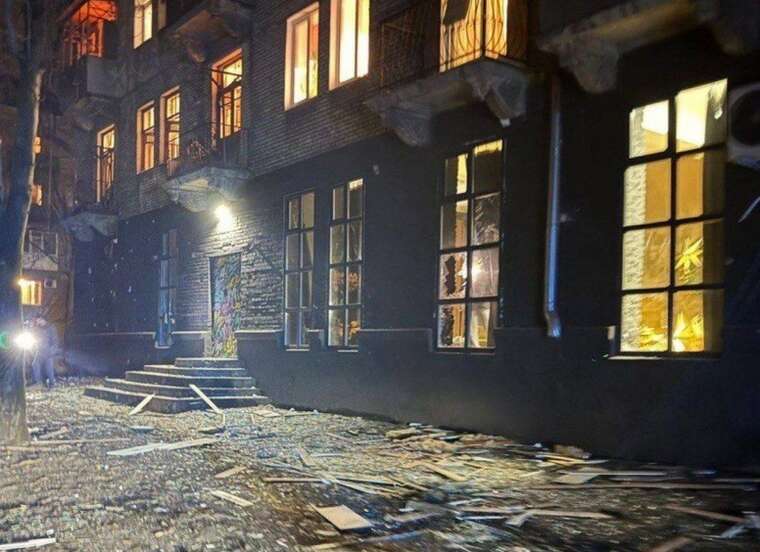 Ворожі БпЛА атакували Дніпропетровську область: постраждала жінка