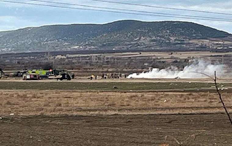 У Туреччині розбився військовий гелікоптер