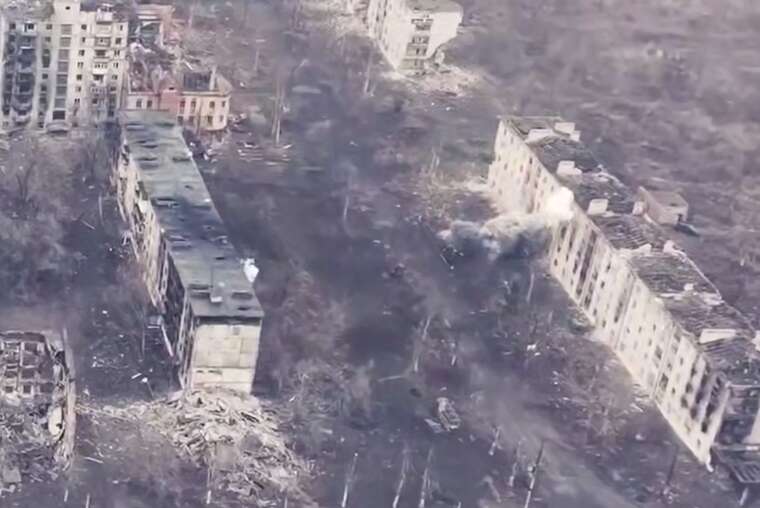 В Торецке продолжаются бои: в сети показали, как выглядит город