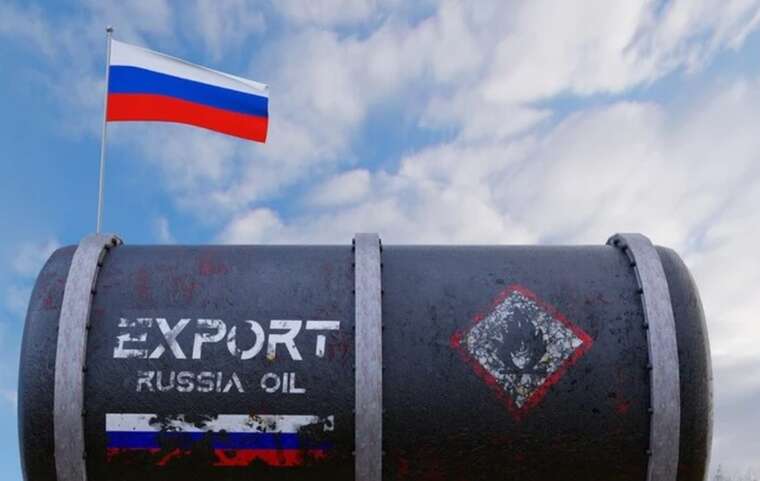 Bloomberg: Адміністрація Байдена готує нові санкції щодо експорту російської нафти