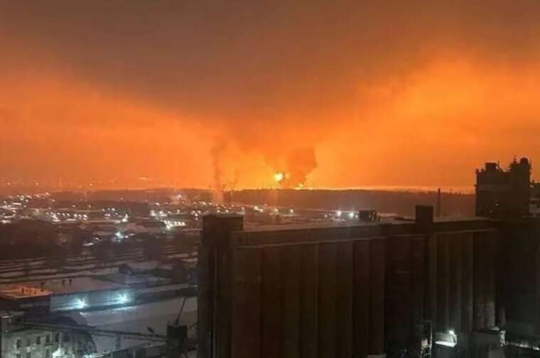 У російському Брянську нафтобазу підірвали безпілотники ГУР