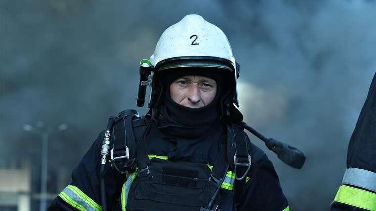 Поблизу Тернополя після атаки РФ працюють рятувальники