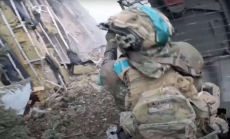 У Торецьку військовослужбовці Нацгвардії підірвали будівлю з російськими військовими