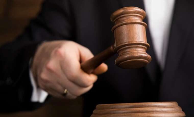 На Хмельниччині засудили чоловіка, який побив пасинка металевим прутом