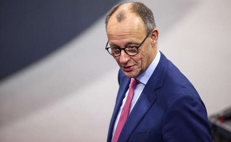 Мерц: Допомогу українським біженцям у Німеччині потрібно урізати