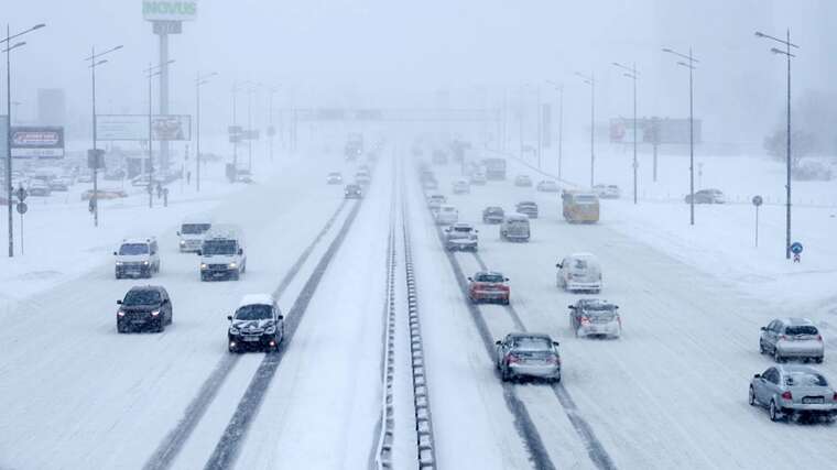 Украинцев предупредили о непогоде: штормовой ветер и снег