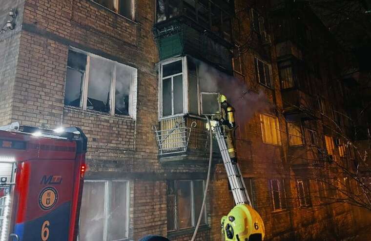 У столиці під час пожежі в будинку постраждали жінка та дитина, - ДСНС