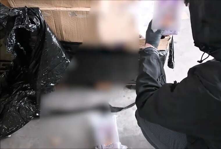 У Польщі знайшли рідкий кокаїн у ящиках з вином