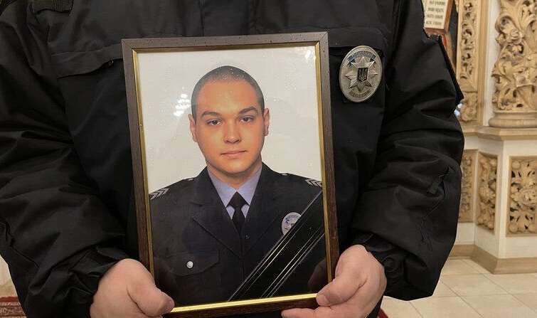 У Полтаві попрощалися із сержантом поліції, який загинув у боях на Донеччині