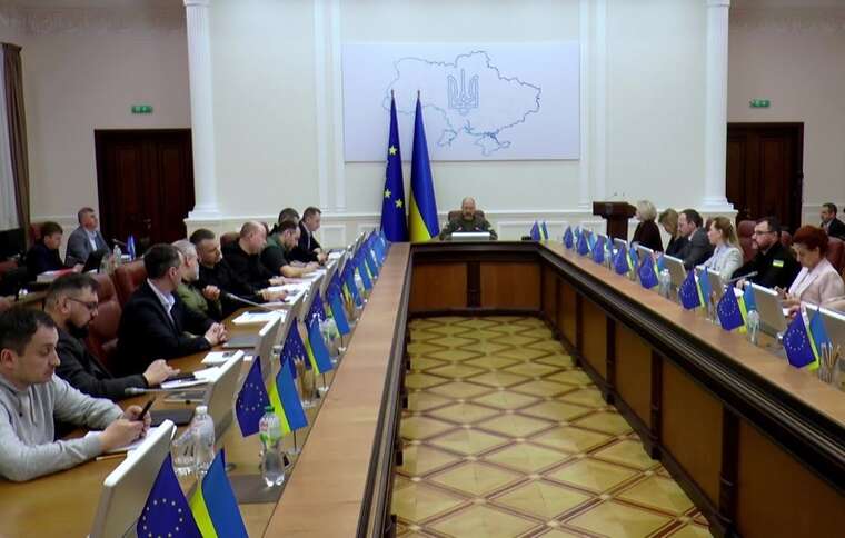 Кабмін перенаправив на "Нацкешбек" і "Зимову єПідтримку" майже 394 мільйони гривень з розмінування