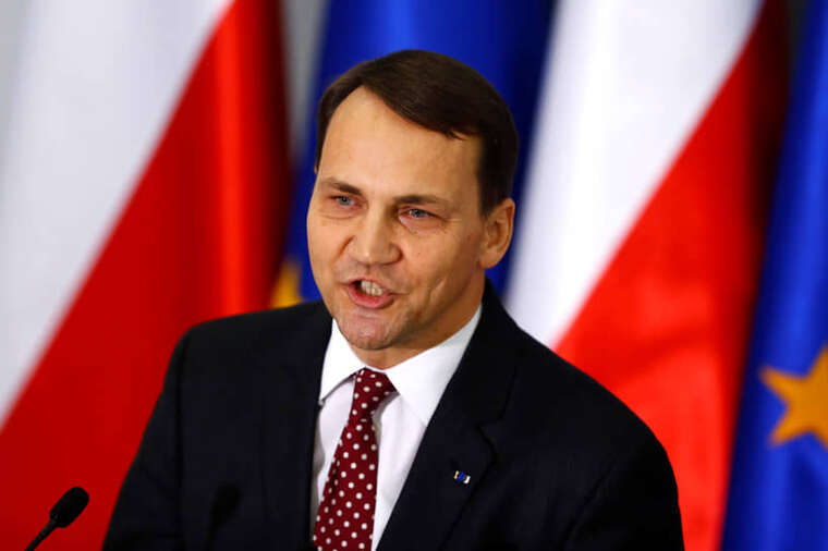 У Польщі назвали рішення Угорщини надати притулок депутату Романовському ворожим актом