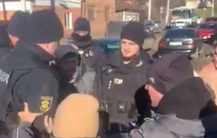 In Chernivtsi, the police violently detained a man