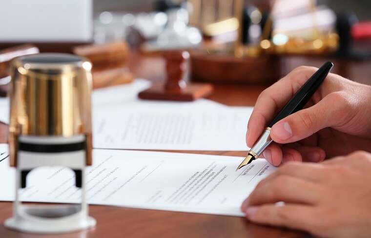 Атака на Мін’юст: які послуги надаватимуть нотаріуси, доки не працюють реєстри