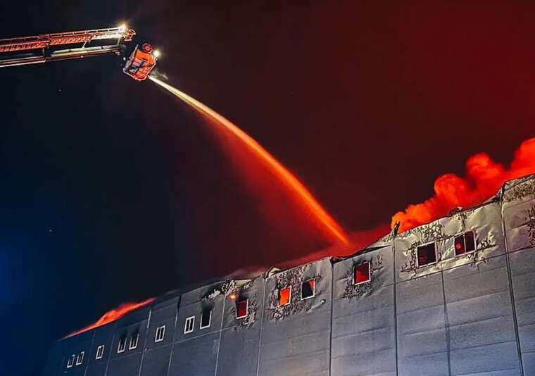 РФ зруйнувала великий склад "Сільпо" на Київщині