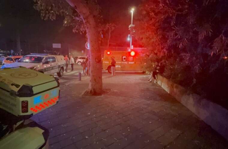 Удар хуситов ракетой по Тель-Авиву: сообщают о более чем 10 пострадавших