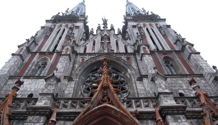 Атака РФ на Киев: повреждённому костёлу Святого Николая вернут аутентичность XIX века
