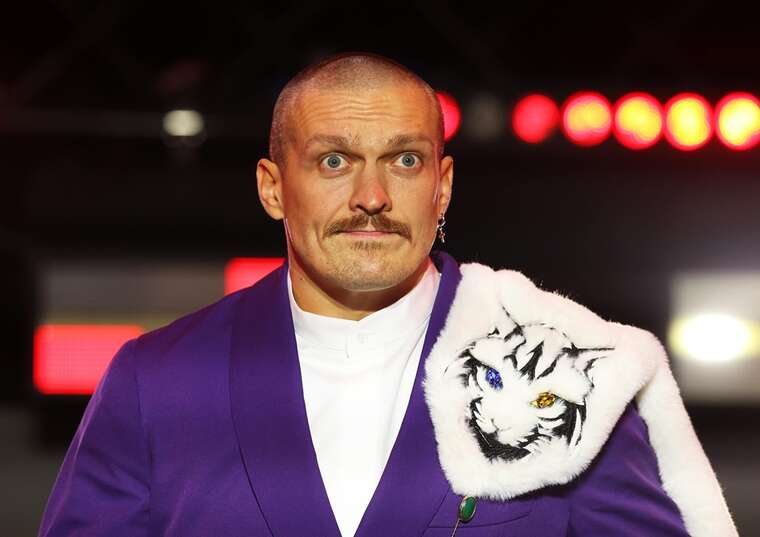 Усику заборонили цілувати хрест між раундами