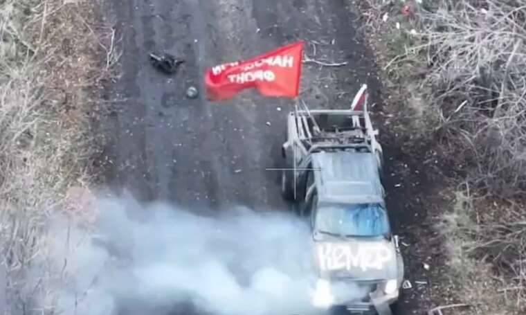 На Покровському напрямку окупанти пішли в атаку на пікапах із прапором СРСР