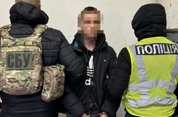 A 15-year-old teenager set fire to a "Ukrposhta" building in Kyiv at the behest of the Russian Federation