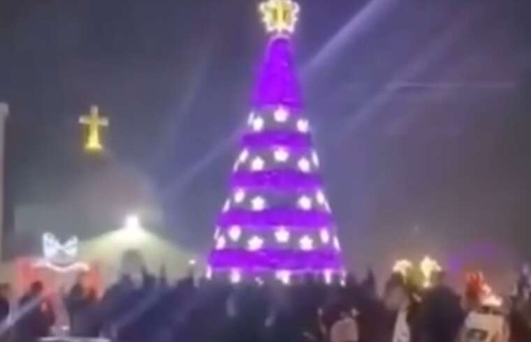 У Сирії підпал різдвяної ялинки спровокував протести християн