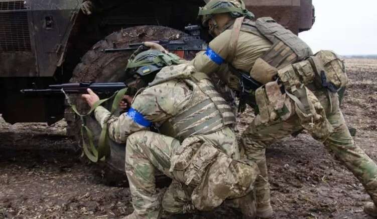 Ukrainian paratroopers captured 11 invaders